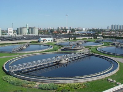 What issues should be noted when collecting sewage water samples