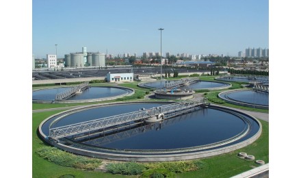 What issues should be noted when collecting sewage water samples