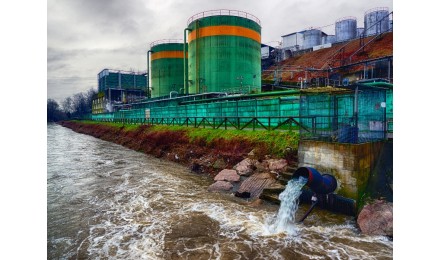 What issues should be noted when sampling wastewater